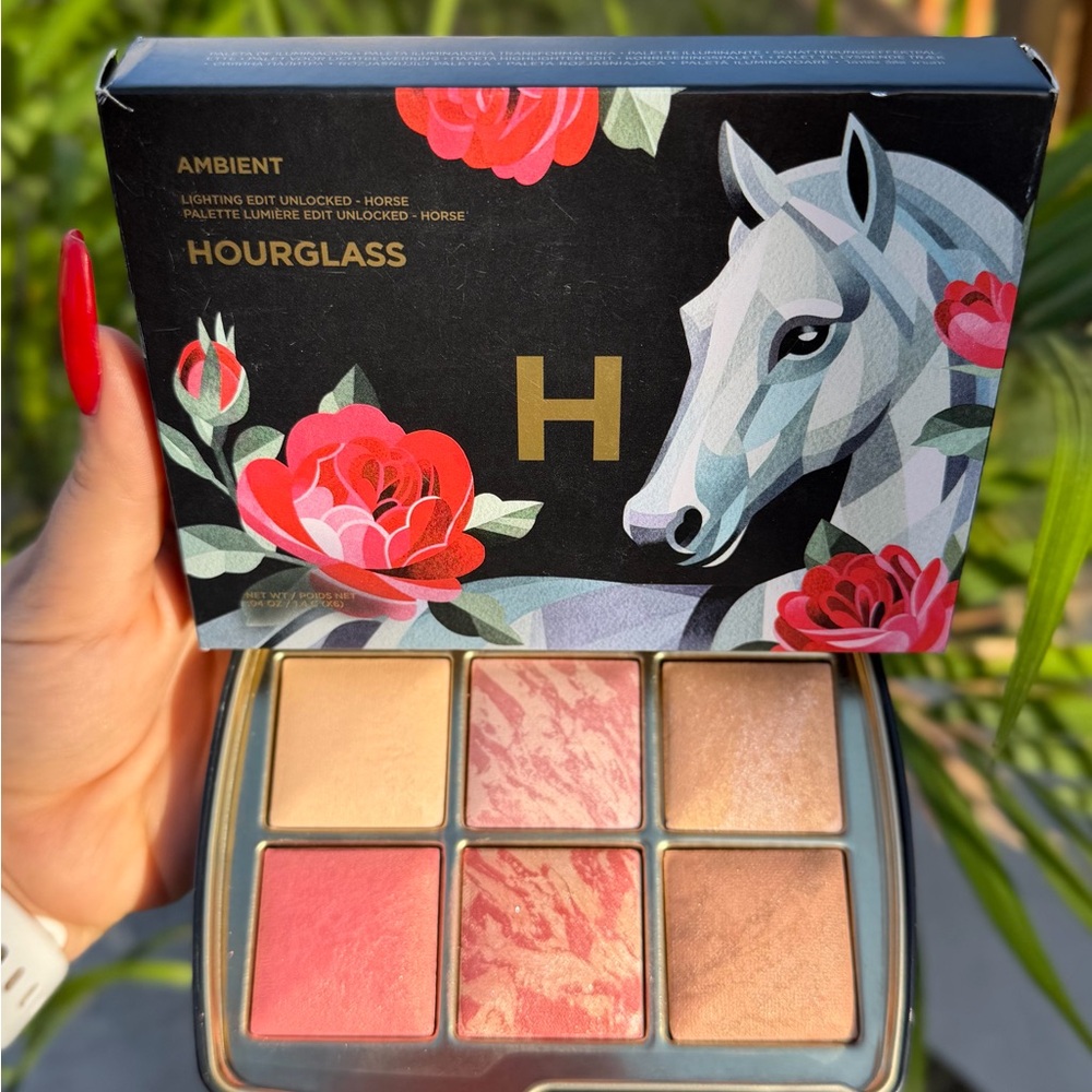 Hourglass Ambient Lighting Edit Unlocked – Horse Palette Limited Edition New